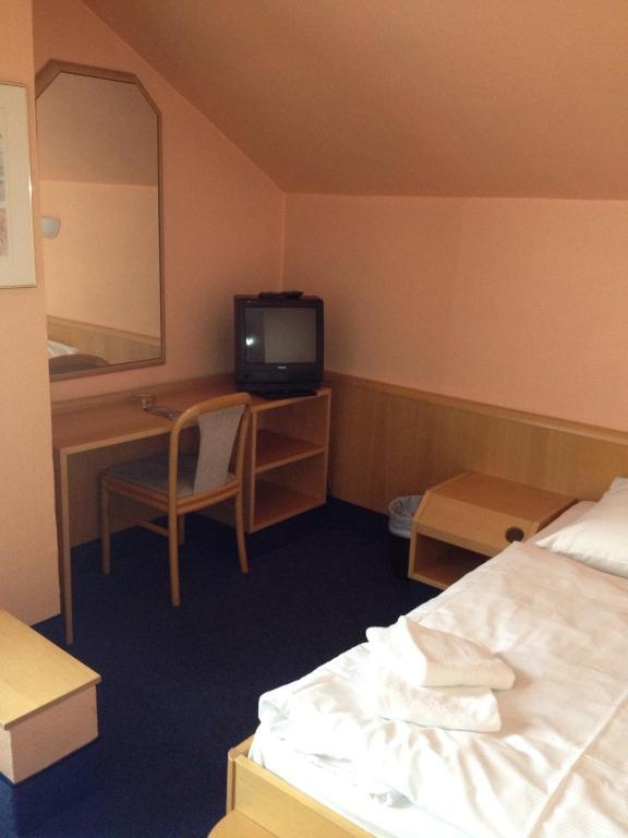 A1 Raststaette & Motel Hamburg-Stillhorn Номер фото