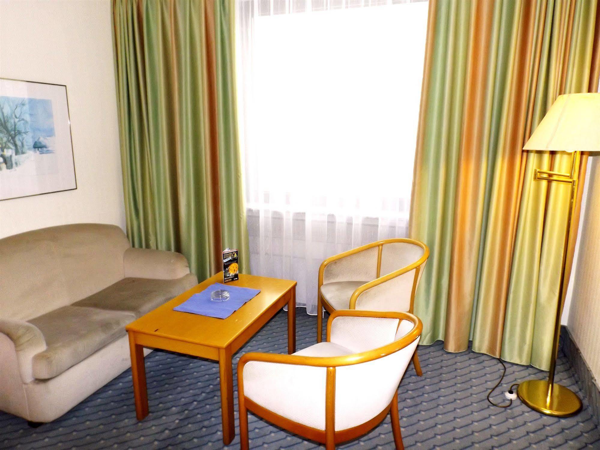 A1 Raststaette & Motel Hamburg-Stillhorn Экстерьер фото
